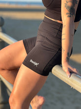 Load image into Gallery viewer, Sustainably-Made Women&#39;s 4”High-Rise Compression Workout Shorts with Silicone Grip ♻️
